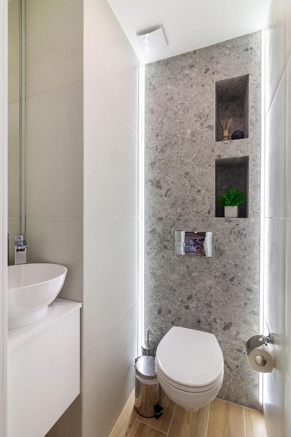 Royal Vip Jacuzzi Apart Lviv Extérieur photo