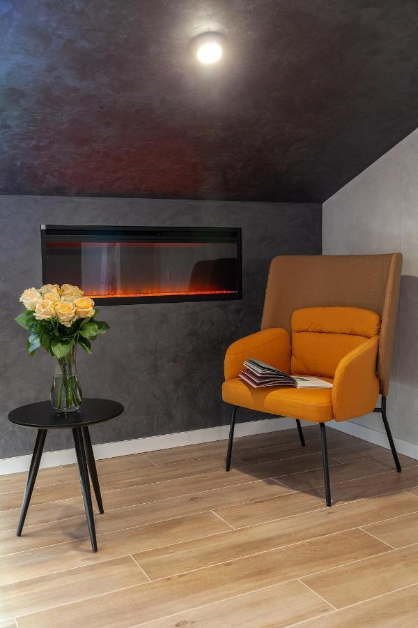 Royal Vip Jacuzzi Apart Lviv Extérieur photo