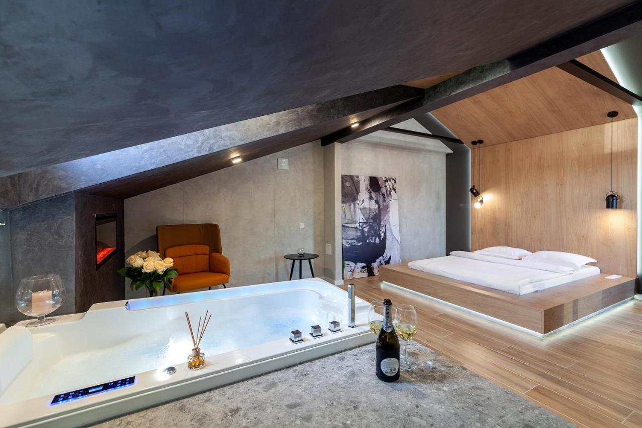 Royal Vip Jacuzzi Apart Lviv Extérieur photo