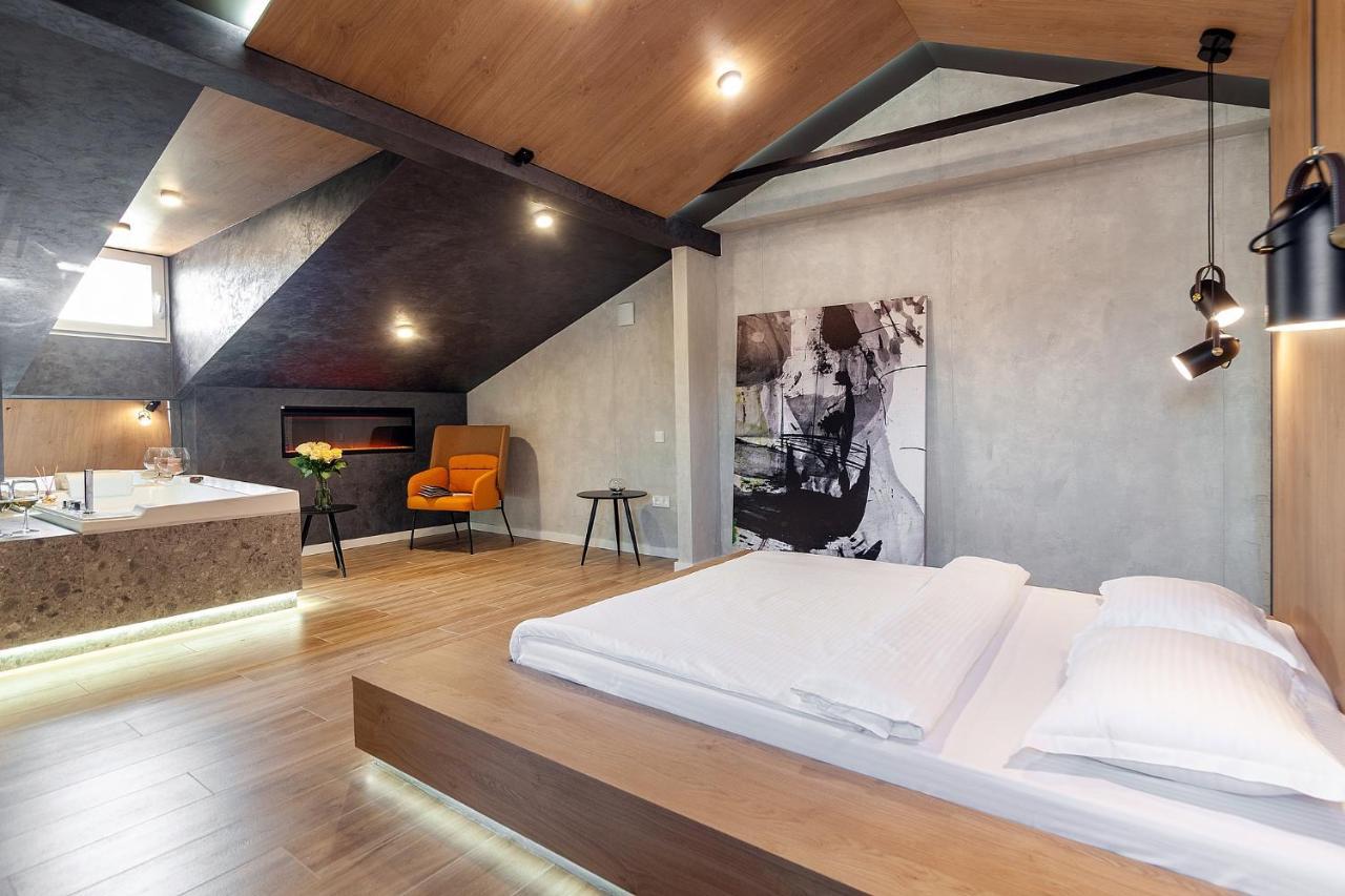 Royal Vip Jacuzzi Apart Lviv Extérieur photo