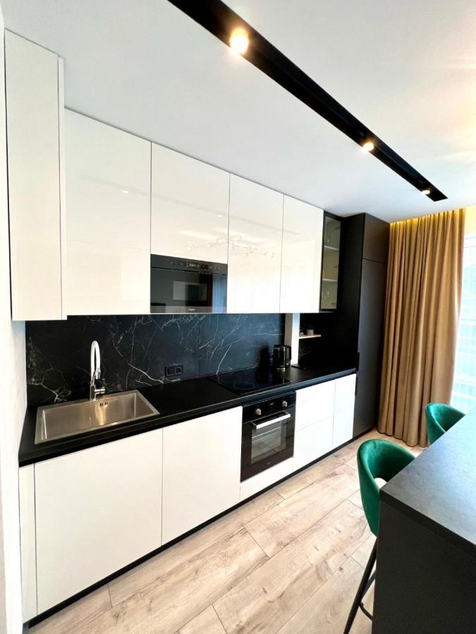 Royal Vip Jacuzzi Apart Lviv Extérieur photo