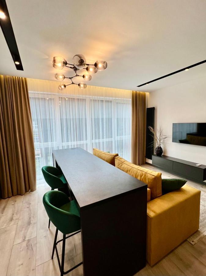 Royal Vip Jacuzzi Apart Lviv Extérieur photo