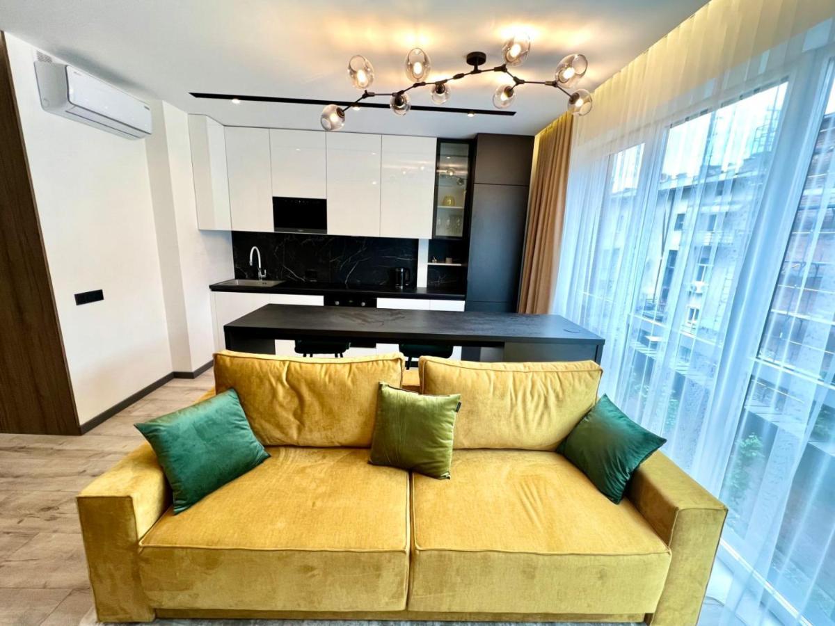 Royal Vip Jacuzzi Apart Lviv Extérieur photo