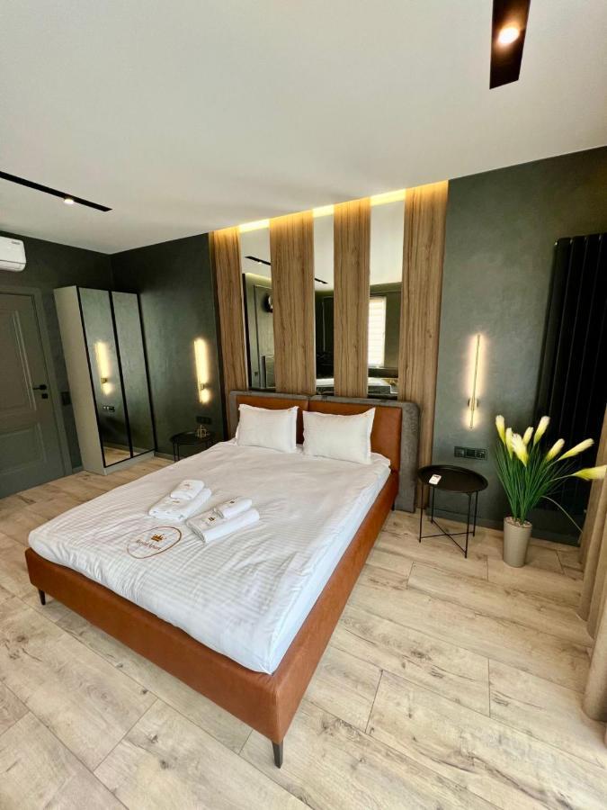 Royal Vip Jacuzzi Apart Lviv Extérieur photo